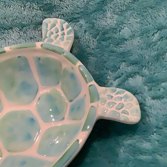 Ceramic SeaTurtle Serve Bowl or Jewelry Dish NWT Coastal Collection 10”X7.5X2.5 - Picture 3 of 14